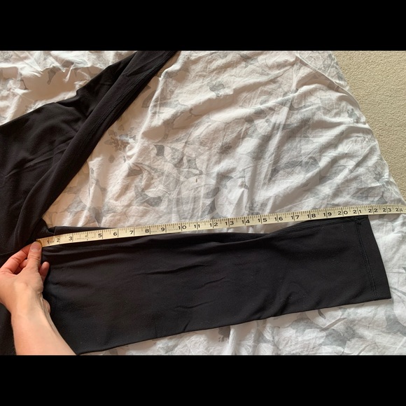 Lululemon 21” Cropped Leggings (US 6) - Picture 7 of 10